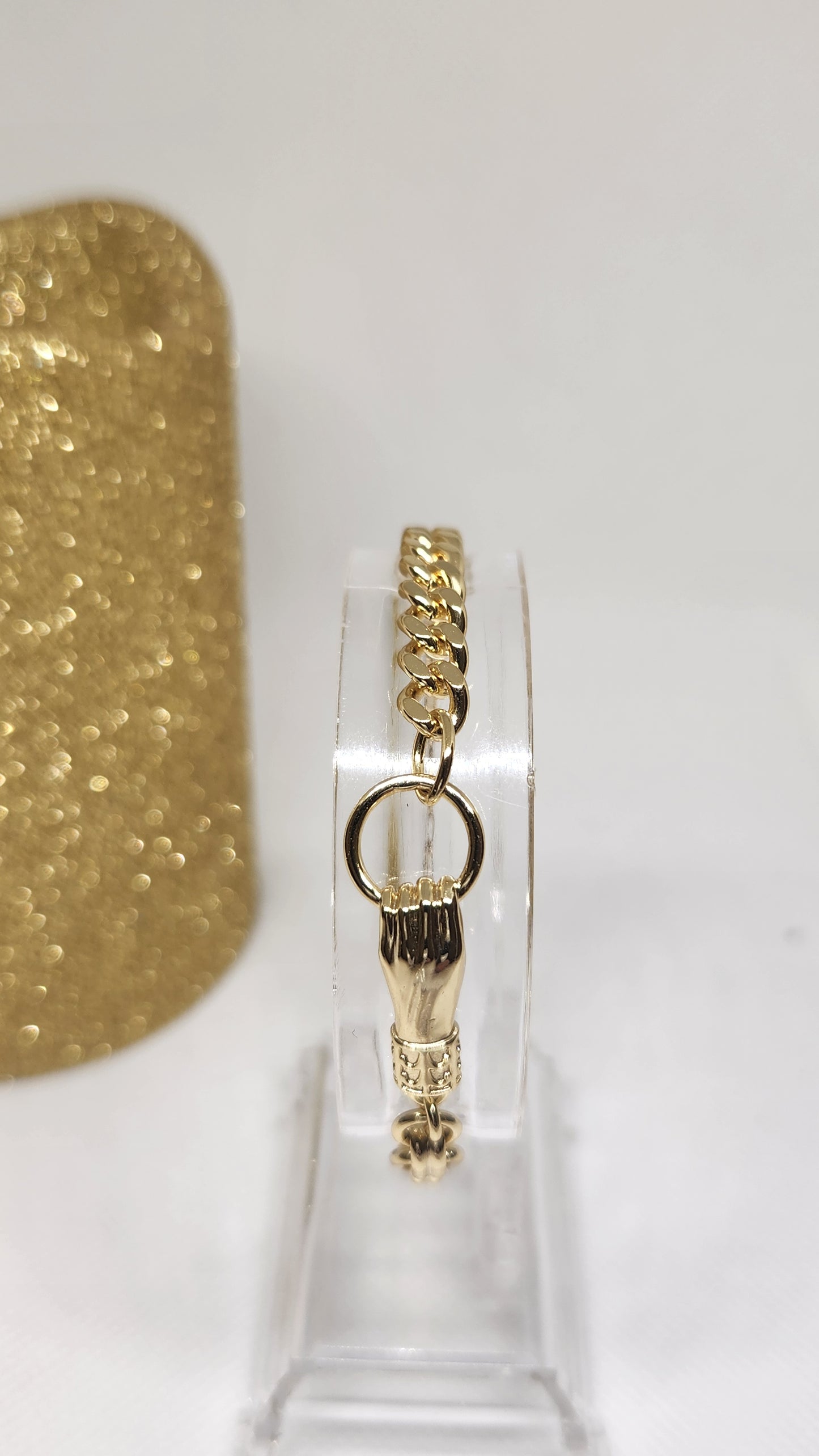 Pulsera ajustable con puño