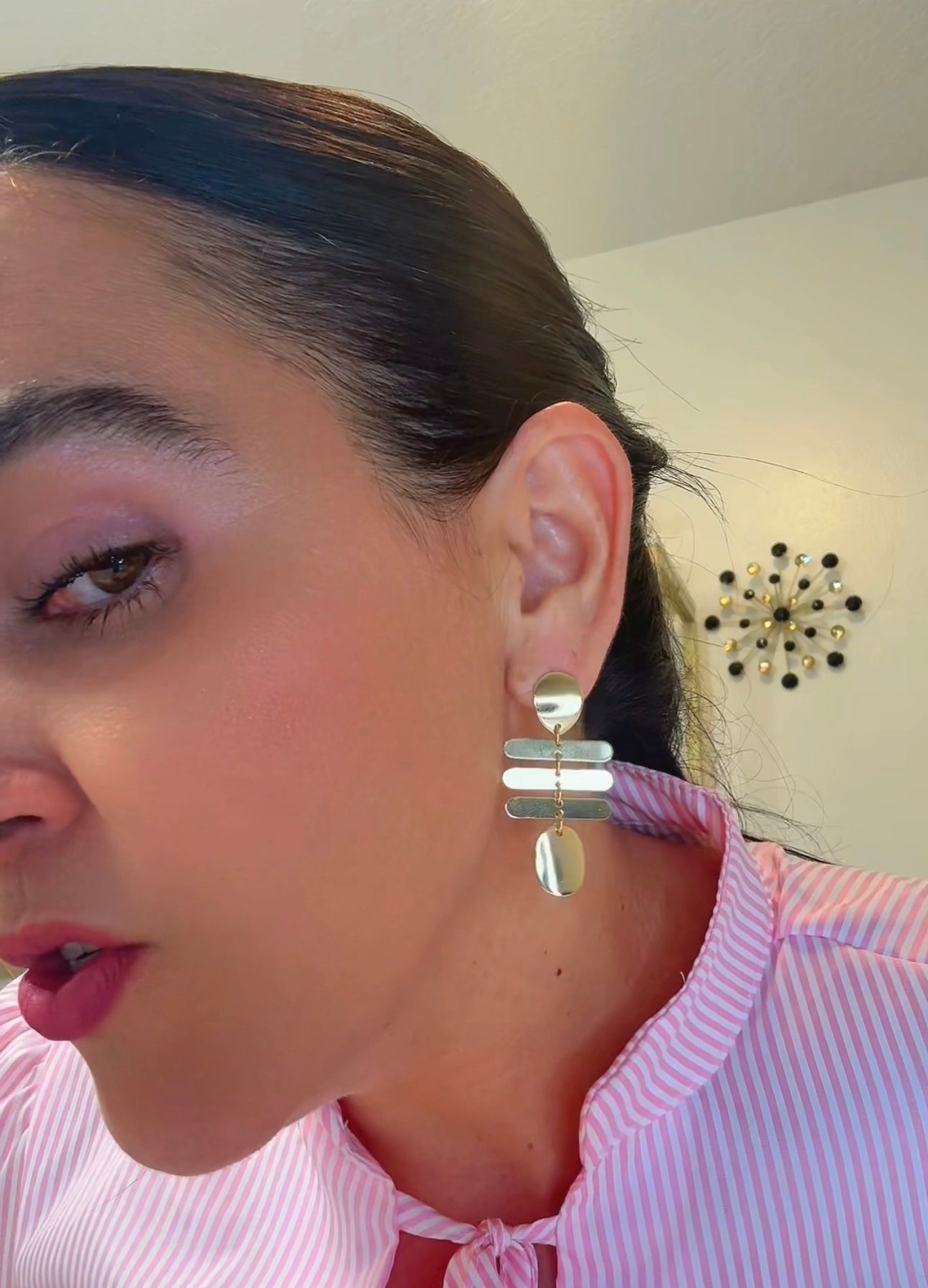 Aretes colgantes en dorado
