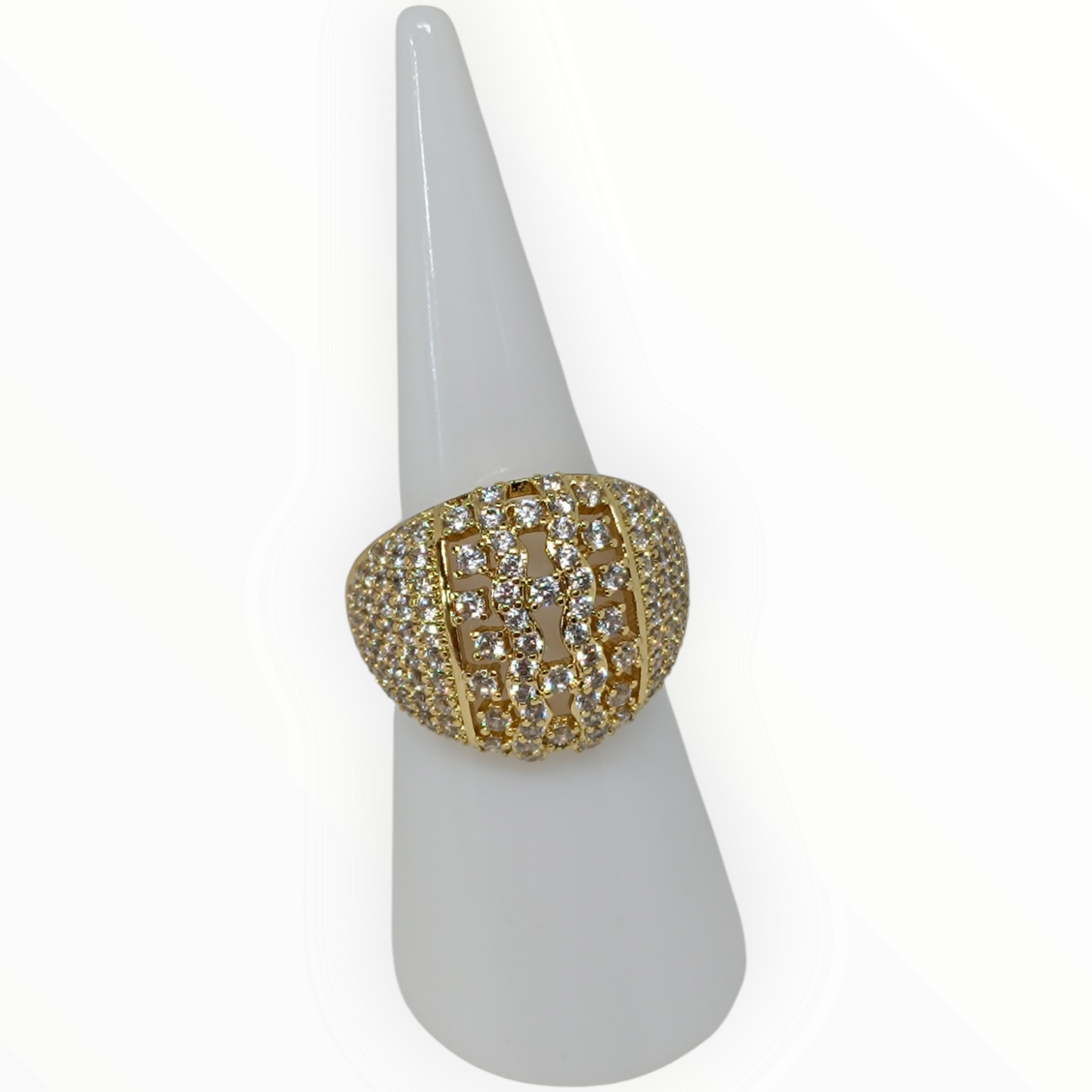 Anillos redondos majestuoso con zirconias