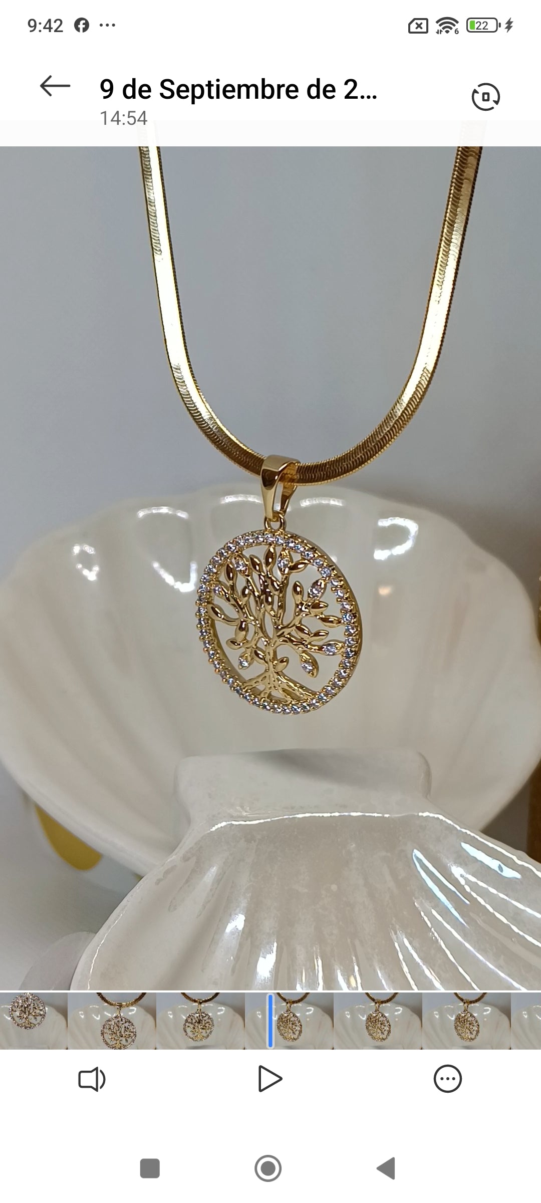 Cadena con colgante de árbol de la vida