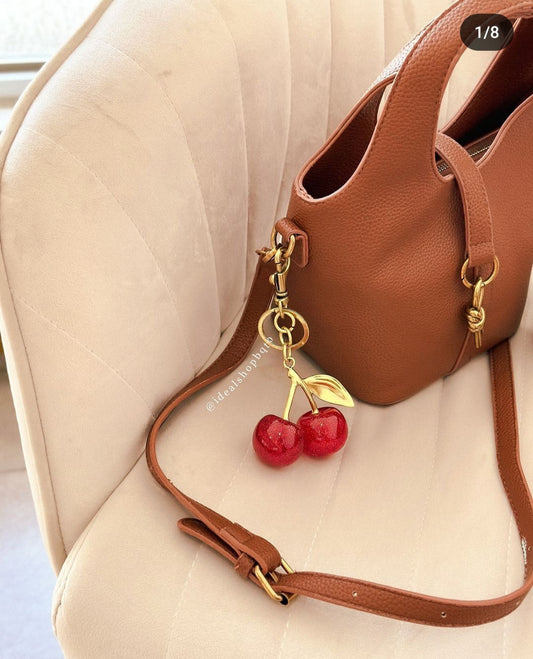 Cherry accesorio tipo llavero para adornar su bolso y auto