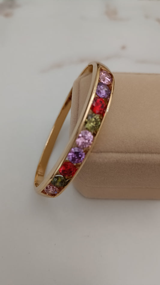 Bangle con zirconia en colores